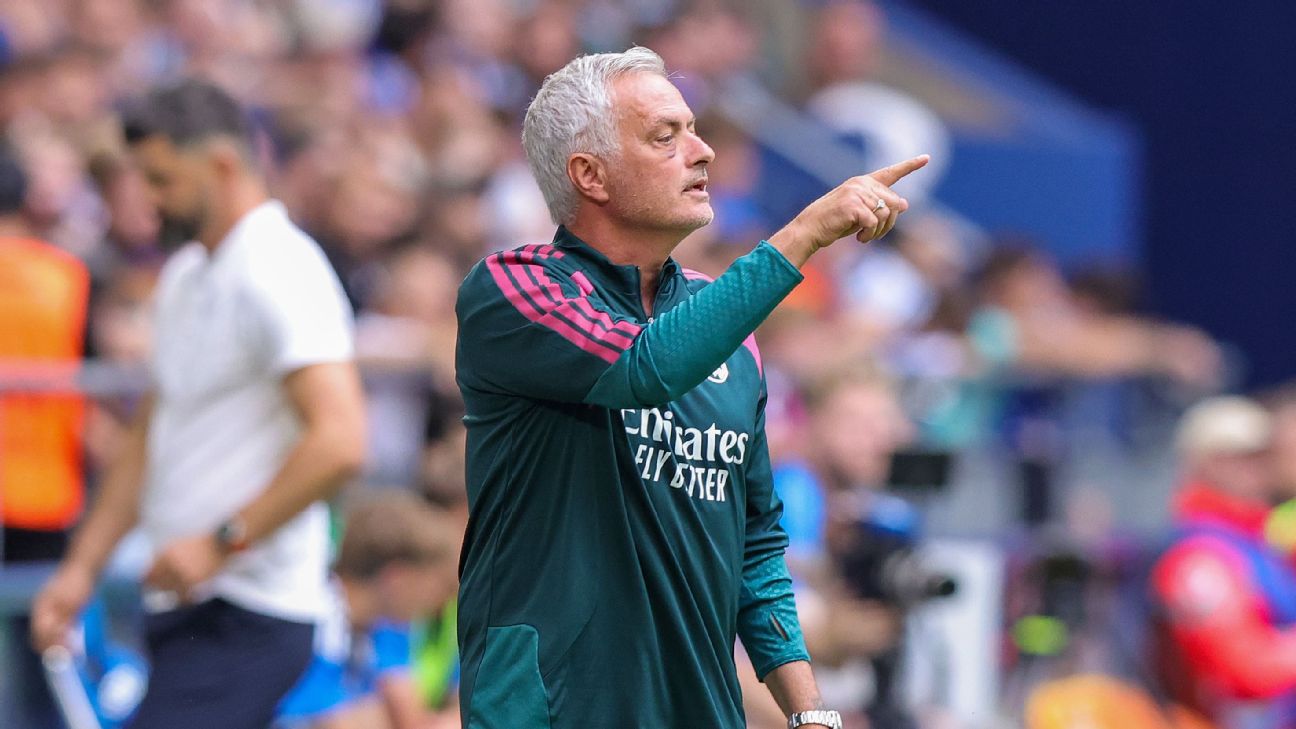 穆里尼奥重返皇马亮相:回到这里,像回家一样